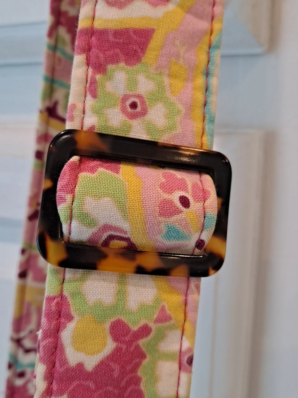 Vera Bradley Capri Melon Pink Multi Quilted Paisley Retired Cotton Crossbody - Picture 6 of 10